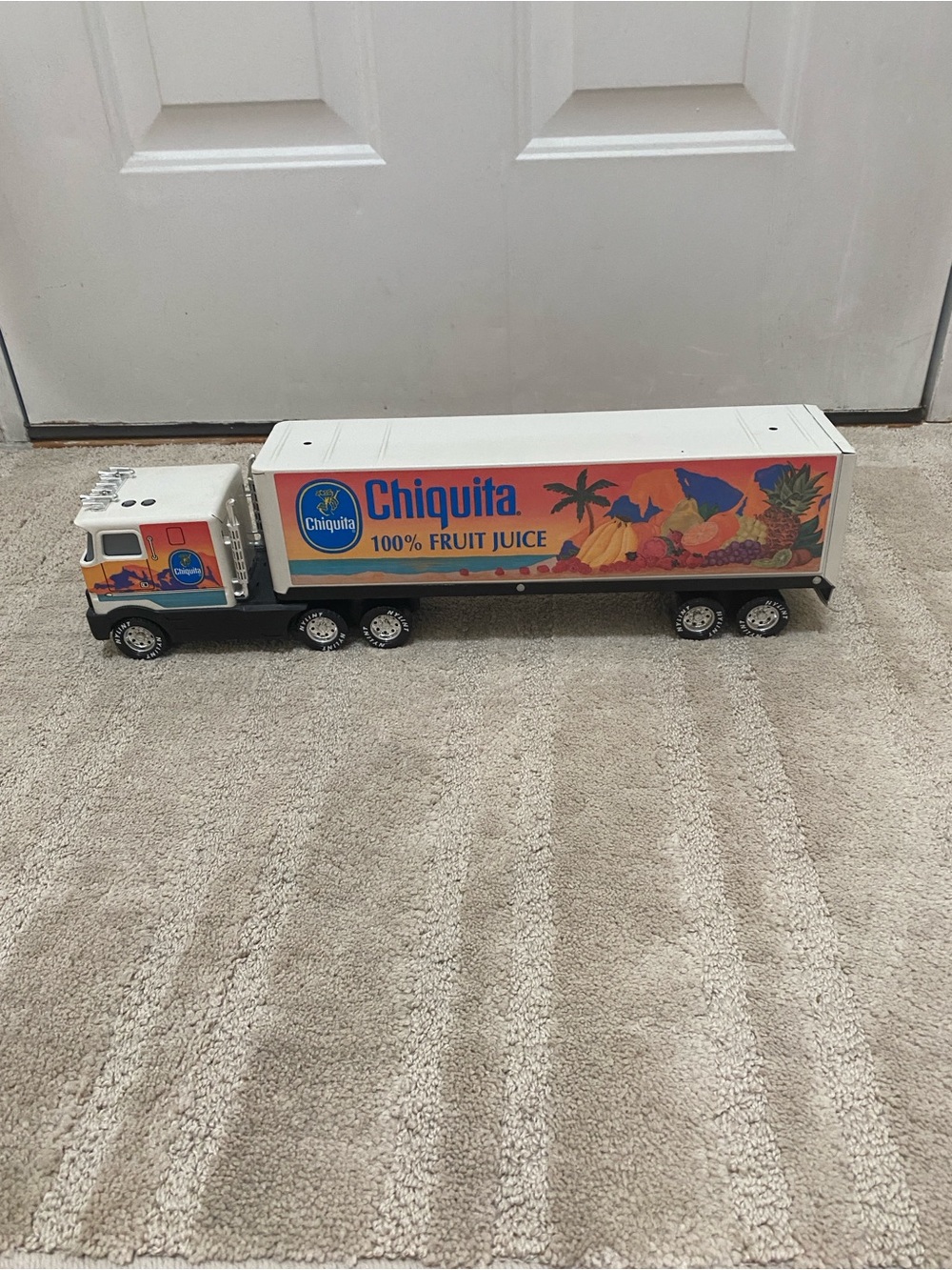 Vintage Nylint Chiquita Fruit Juice Semi Truck Steel Sound Machine Ford Aeromax